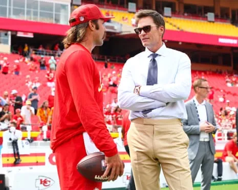 Tom Brady draws online backlash after being spotted in Las Vegas Raiders coaching booth